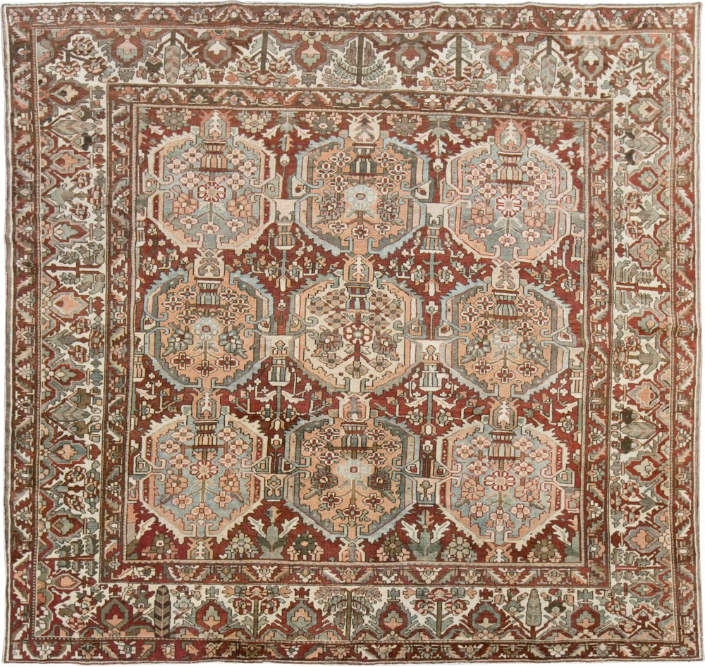 Vintage Persian Bakhtiari Square Room Size Carpet, No.27727 - Galerie Shabab