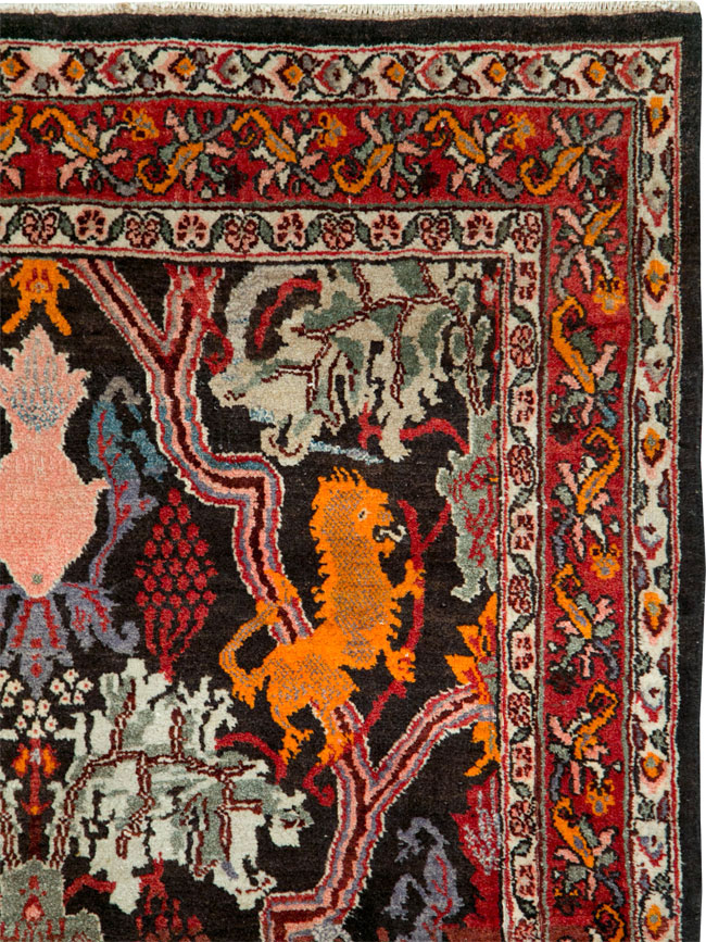 Vintage Persian Bidjar Pictorial Accent Rug, No.27737 - Galerie Shabab