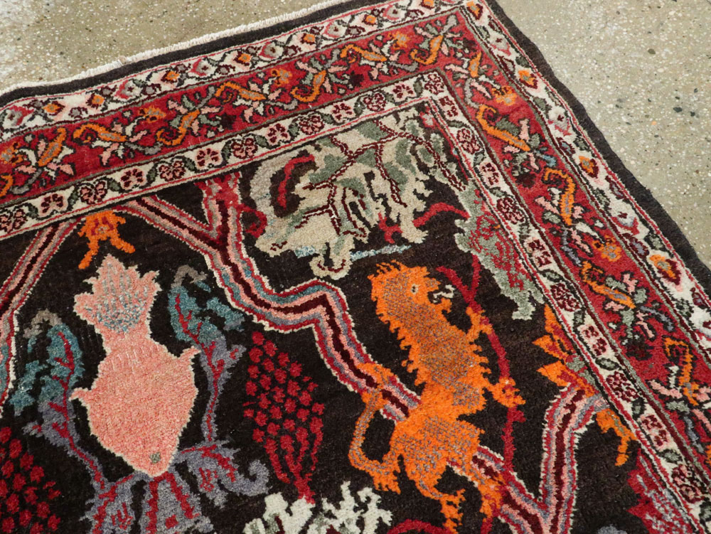 Vintage Persian Bidjar Pictorial Accent Rug, No.27737 - Galerie Shabab