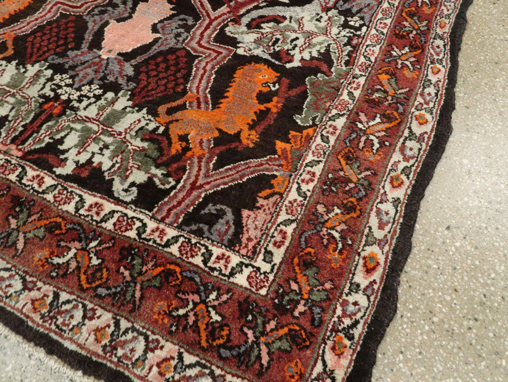Vintage Persian Bidjar Pictorial Accent Rug, No.27737 - Galerie Shabab