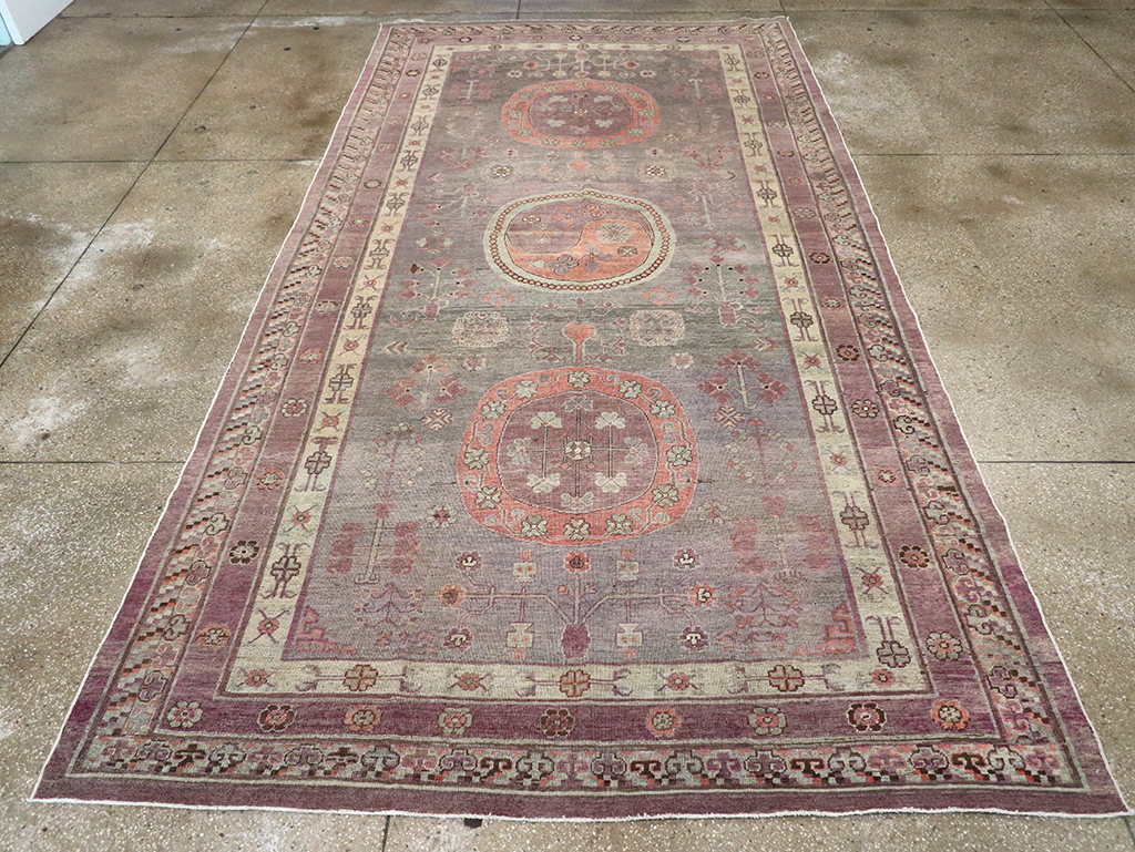 Antique East Turkestan Khotan Gallery Carpet, No.27747 - Galerie Shabab