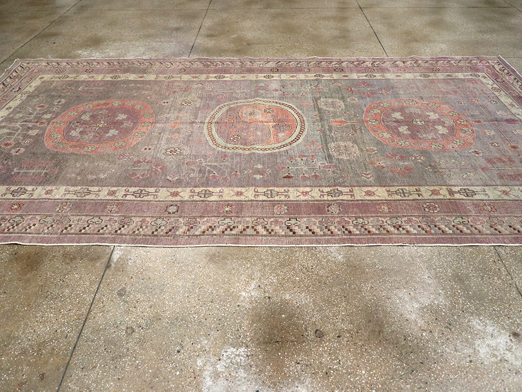 Antique East Turkestan Khotan Gallery Carpet, No.27747 - Galerie Shabab