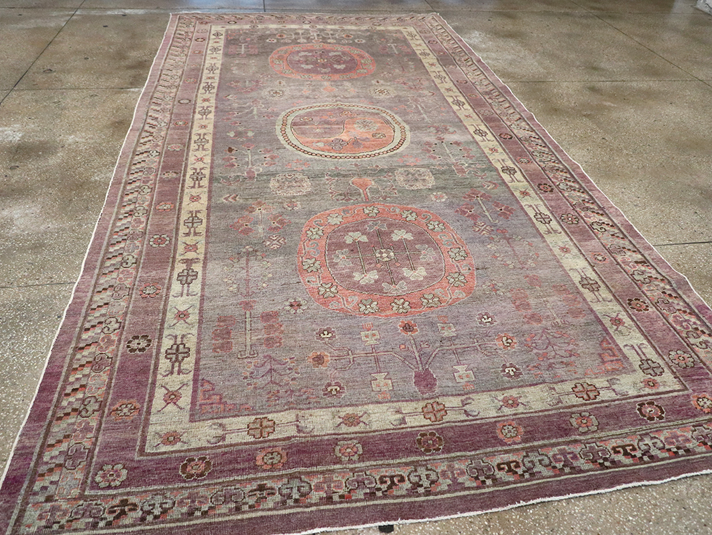 Antique East Turkestan Khotan Gallery Carpet, No.27747 - Galerie Shabab
