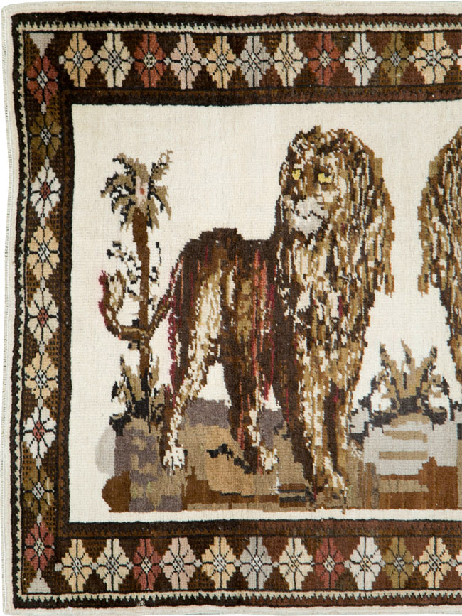 Vintage Anatolian Pictorial Rug, No.27749 - Galerie Shabab