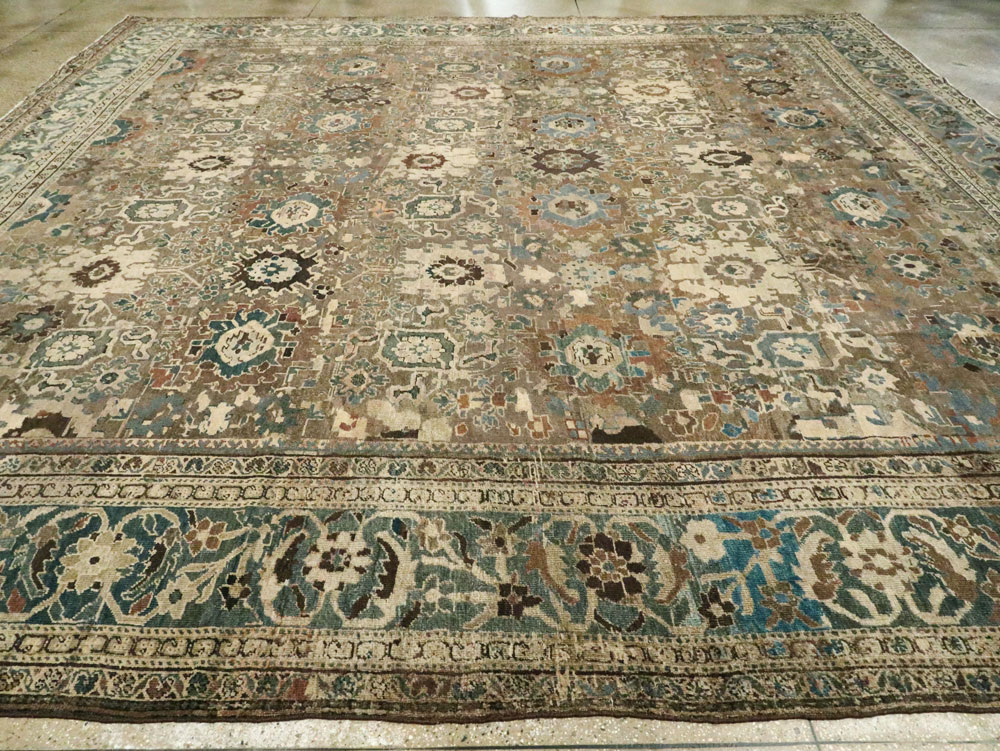 Antique Persian Mahal Square Carpet, No.27750 - Galerie Shabab