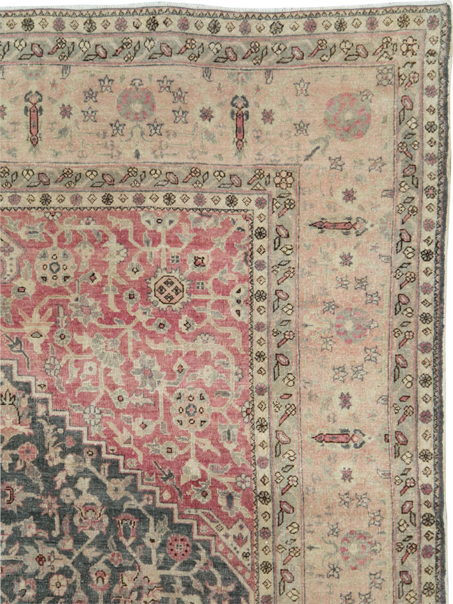 Antique Persian Tabriz Room Size Carpet, No.27774 - Galerie Shabab