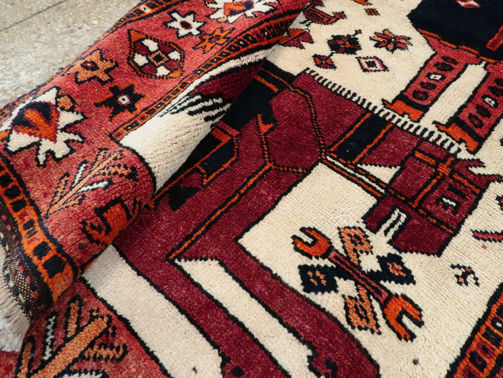 Vintage Pictorial Bakhtiari Rug, No.27784 - Galerie Shabab