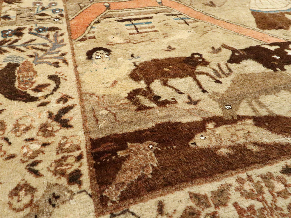 Antique Persian Pictorial Tabriz Rug, No.27817 - Galerie Shabab