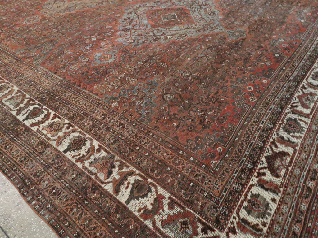 Antique Persian Shiraz Carpet, No.27830 - Galerie Shabab