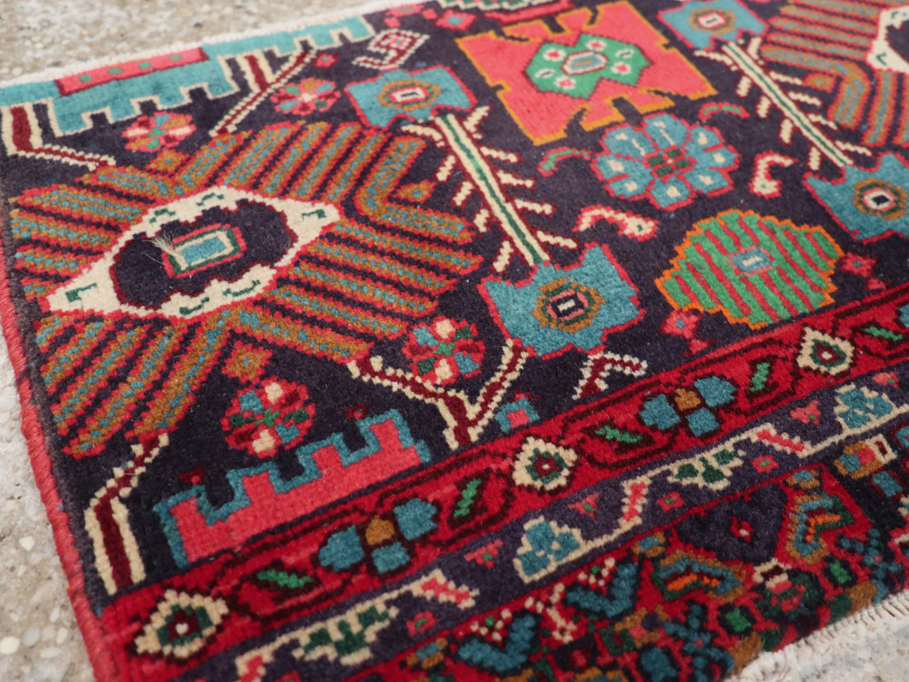 Vintage Persian Bidjar Sampler Throw Rug, No.27861 - Galerie Shabab