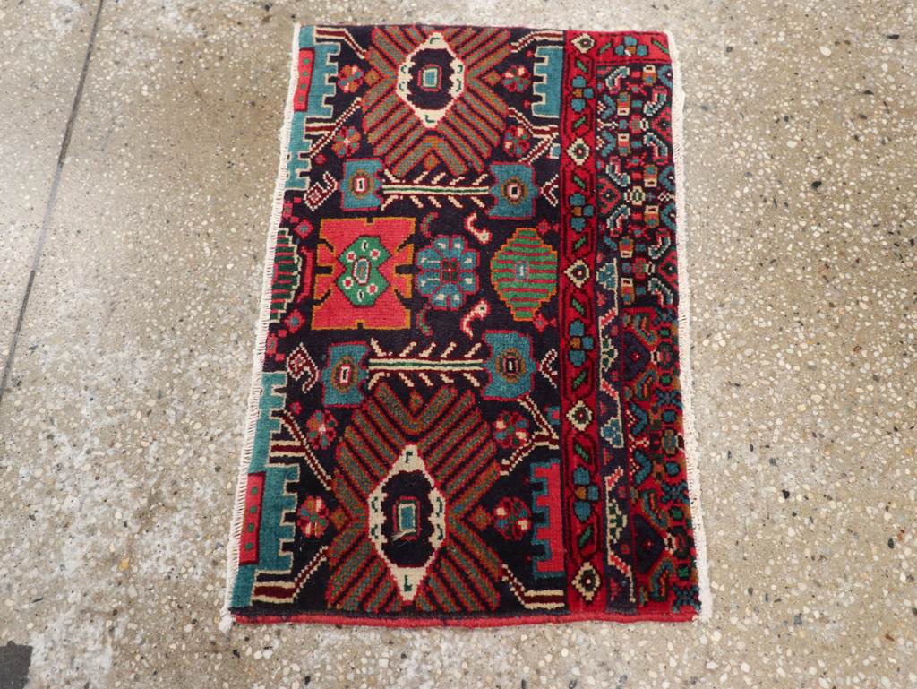 Vintage Persian Bidjar Sampler Throw Rug, No.27861 - Galerie Shabab
