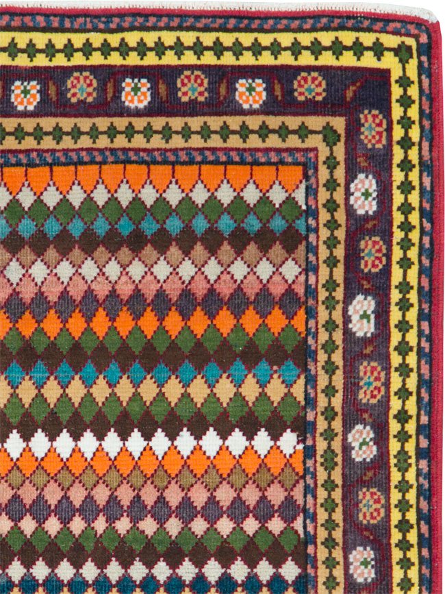 Vintage Persian Mahal Small Runner, No.27870 - Galerie Shabab