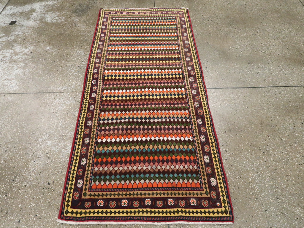 Vintage Persian Mahal Small Runner, No.27870 - Galerie Shabab