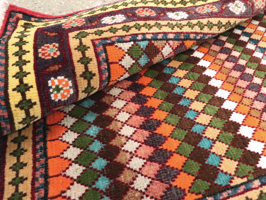 Vintage Persian Mahal Small Runner, No.27870 - Galerie Shabab