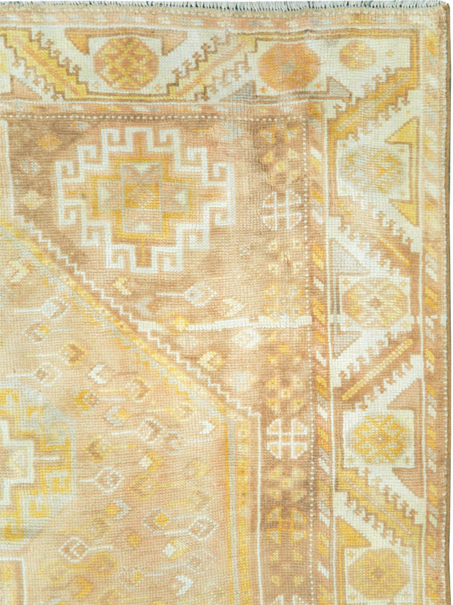 Vintage Persian Cotton Shiraz Rug, No.27872 - Galerie Shabab