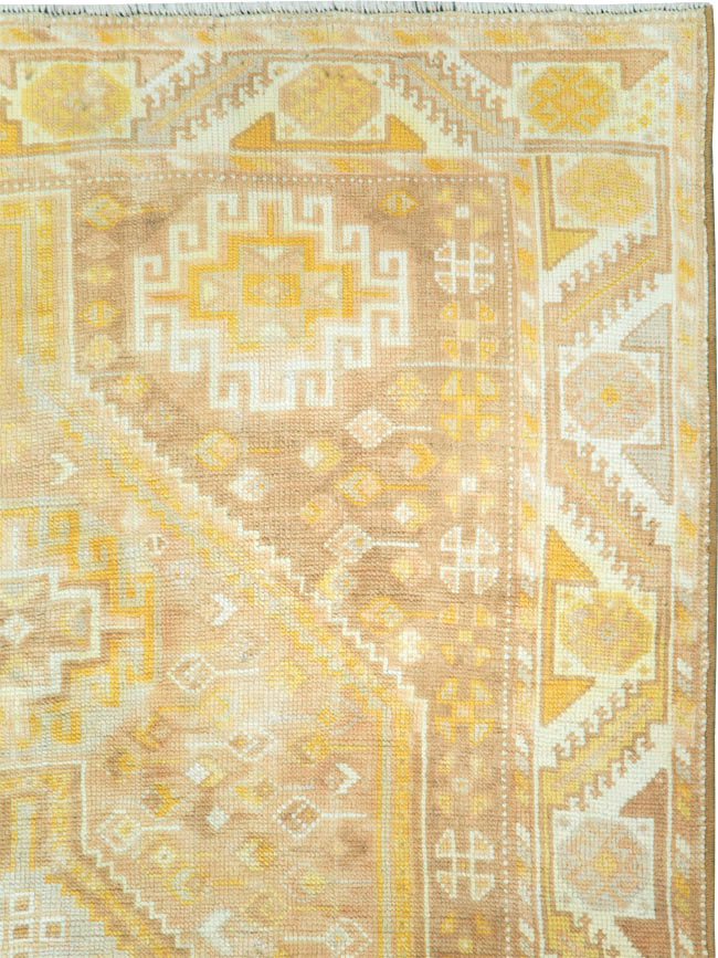 Vintage Persian Cotton Shiraz Rug, No.27872 - Galerie Shabab