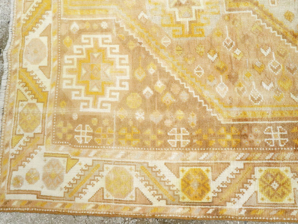Vintage Persian Cotton Shiraz Rug, No.27872 - Galerie Shabab