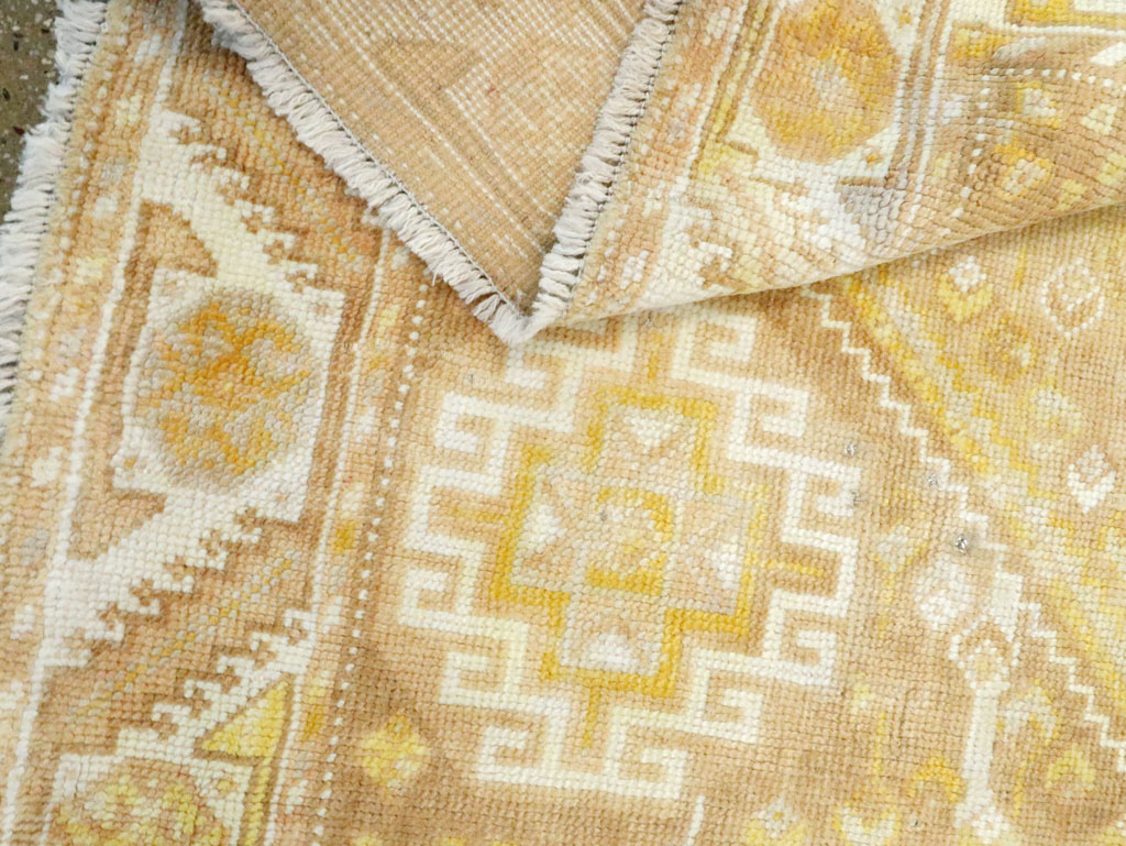 Vintage Persian Cotton Shiraz Rug, No.27872 - Galerie Shabab