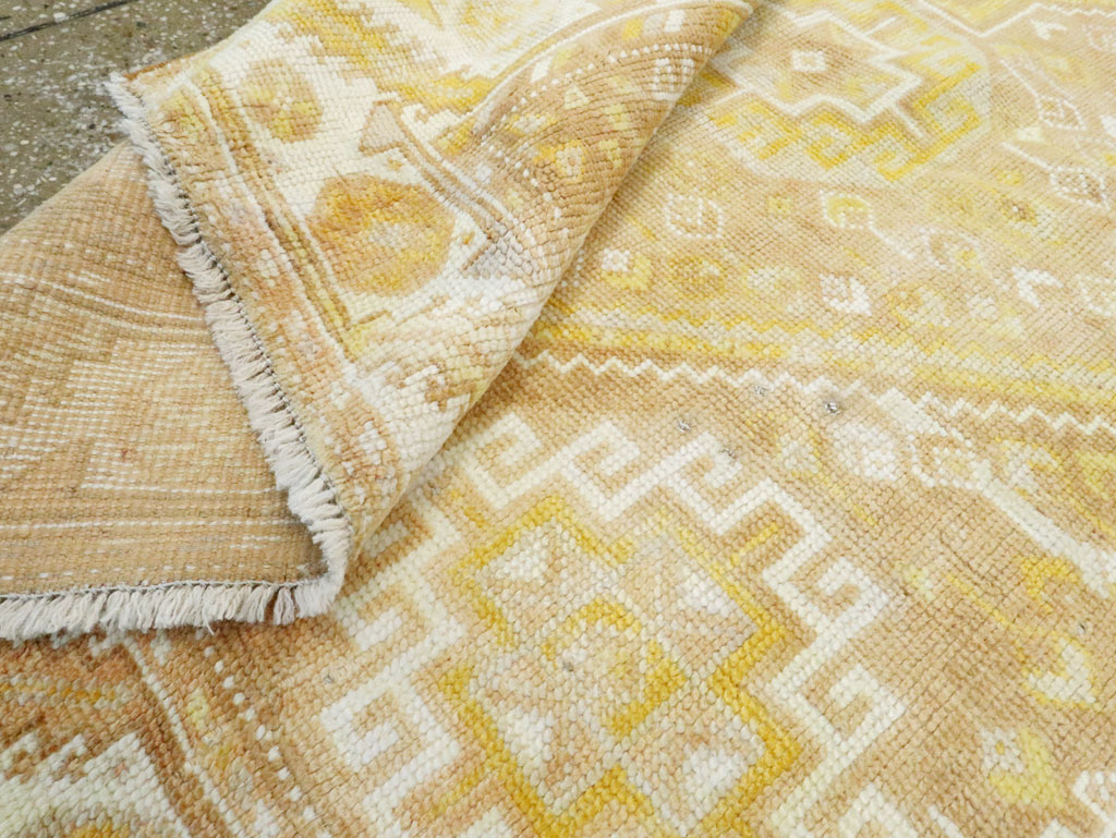 Vintage Persian Cotton Shiraz Rug, No.27872 - Galerie Shabab