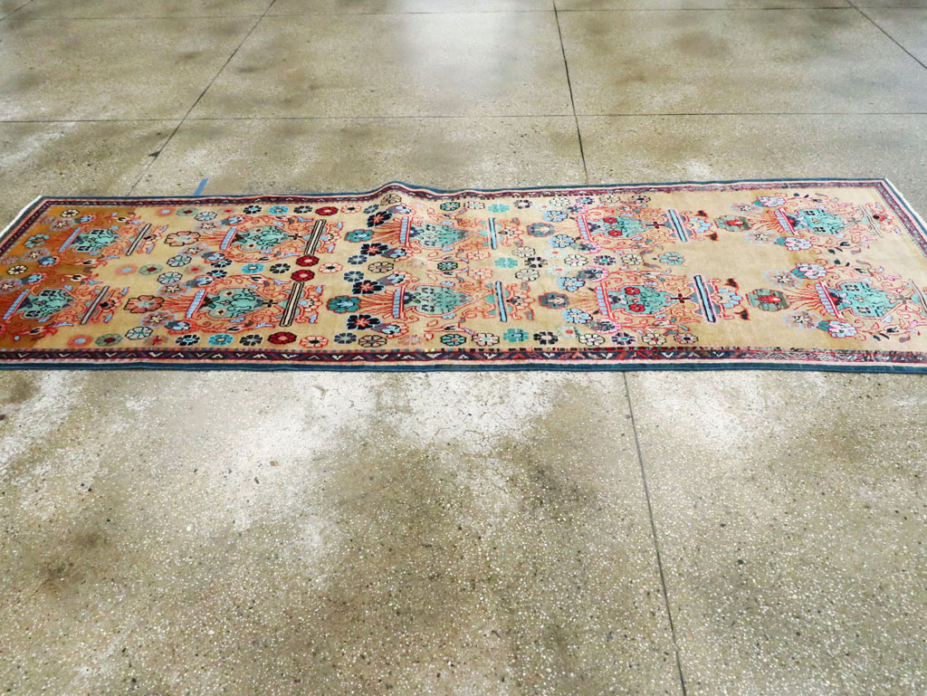Vintage Persian Sarouk Runner, No.27873 - Galerie Shabab