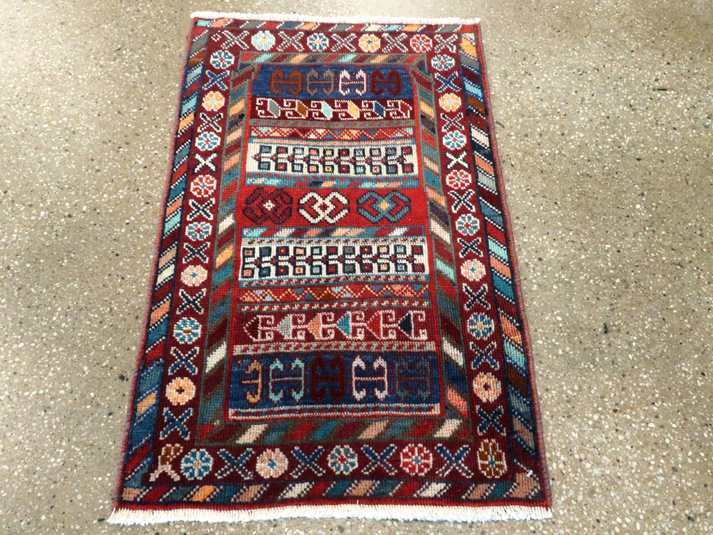 Vintage Persian Shiraz Rug, No.27875 - Galerie Shabab