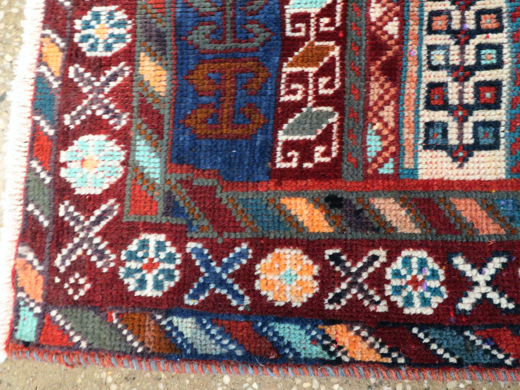 Vintage Persian Shiraz Rug, No.27875 - Galerie Shabab