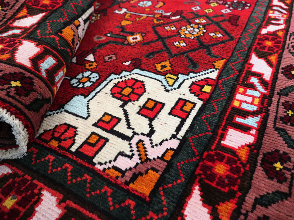 Vintage Persian Hamdan Rug, No.27880 - Galerie Shabab