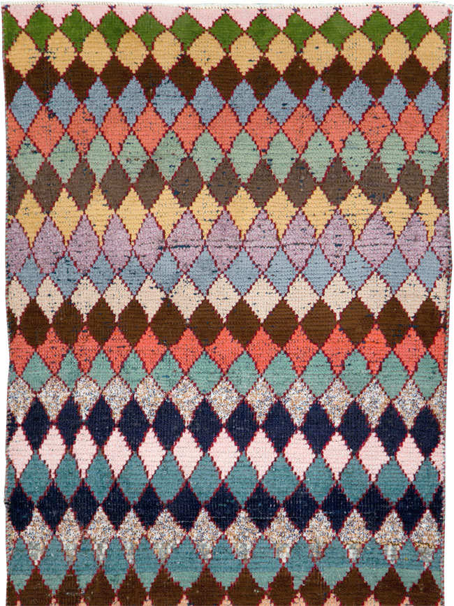 Vintage Persian Shiraz Rug, No.27883 - Galerie Shabab