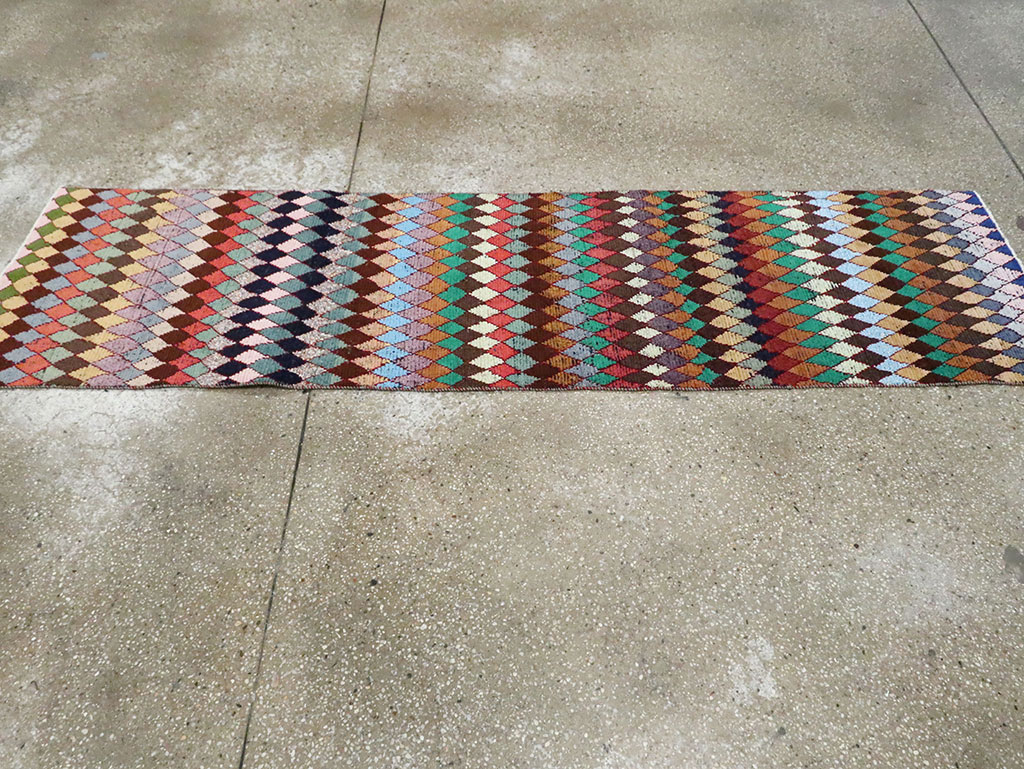 Vintage Persian Shiraz Rug, No.27883 - Galerie Shabab