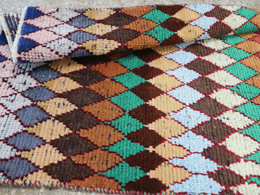 Vintage Persian Shiraz Rug, No.27883 - Galerie Shabab