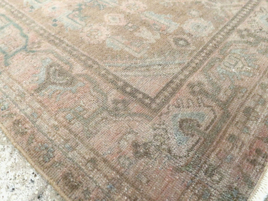 Vintage Persian Malayer Throw Rug, No.27890 - Galerie Shabab