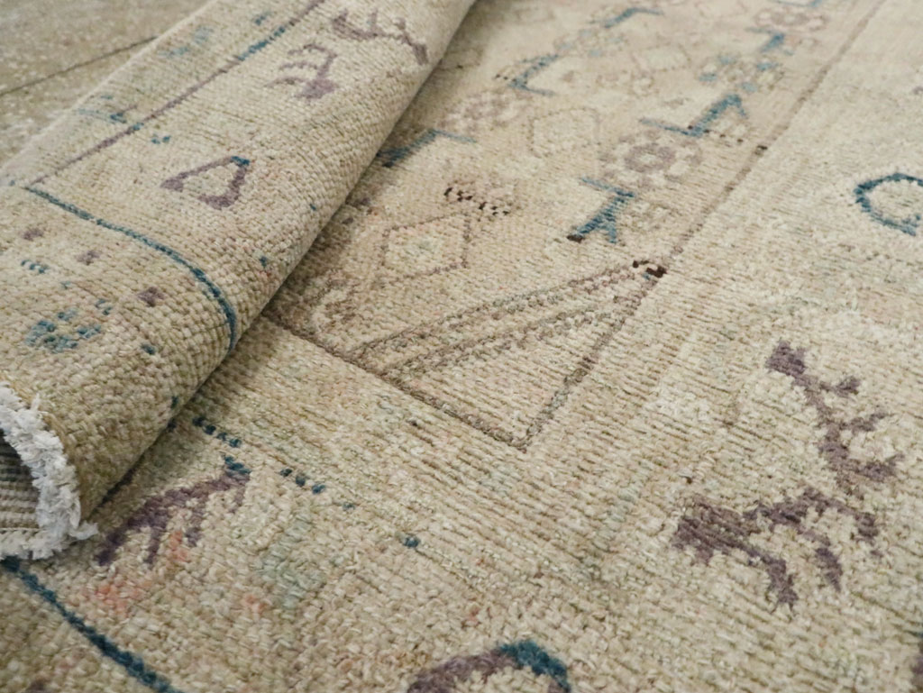 Vintage Persian Malayer Throw Rug, No.27891 - Galerie Shabab