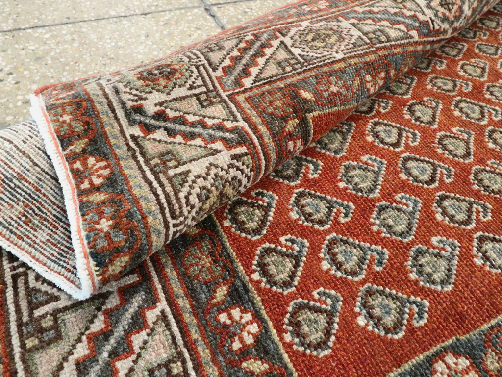 Vintage Persian Malayer Runner, No.27900 - Galerie Shabab