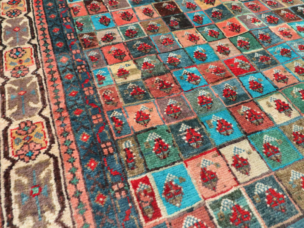Vintage Persian Mahal Rug, No.27916 - Galerie Shabab
