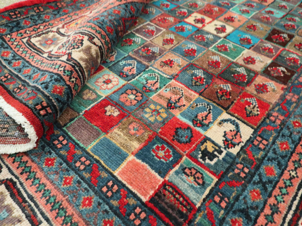 Vintage Persian Mahal Rug, No.27916 - Galerie Shabab