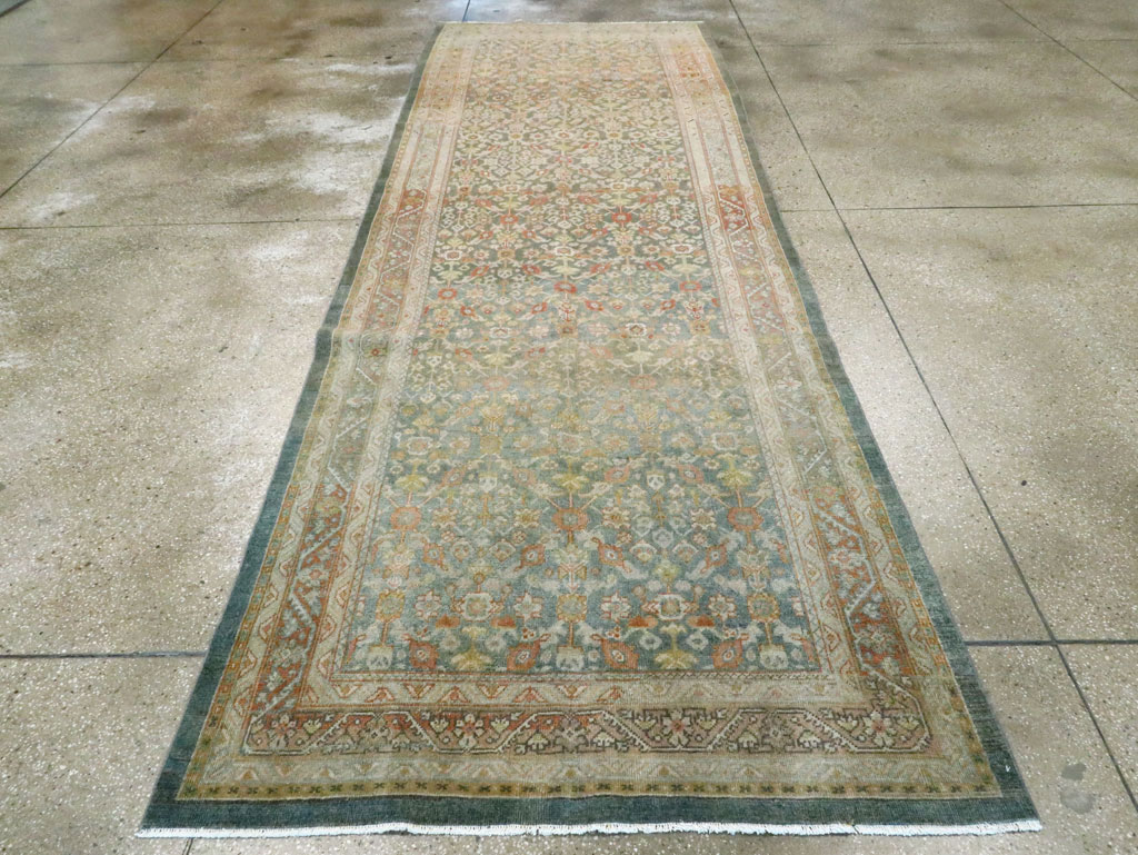 Antique Persian Mahal Gallery Carpet, No.27920 - Galerie Shabab