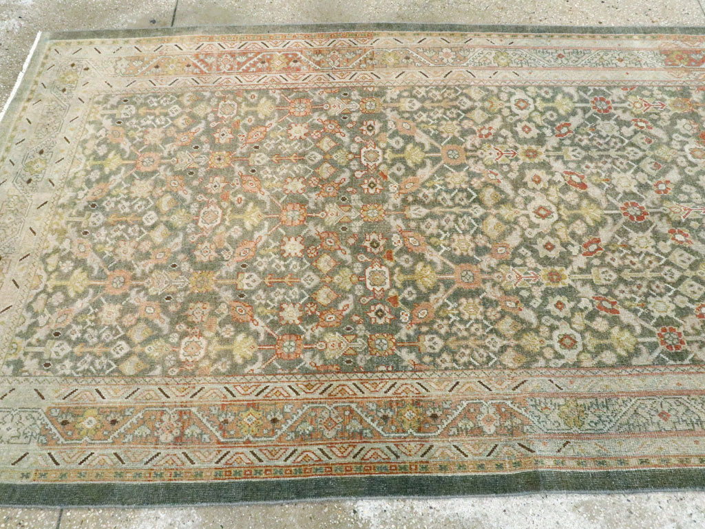 Antique Persian Mahal Gallery Carpet, No.27920 - Galerie Shabab