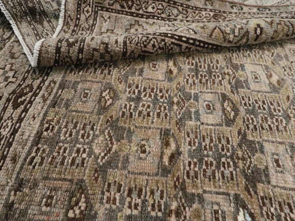 Antique Persian Malayer Accent Rug, No.27922 - Galerie Shabab