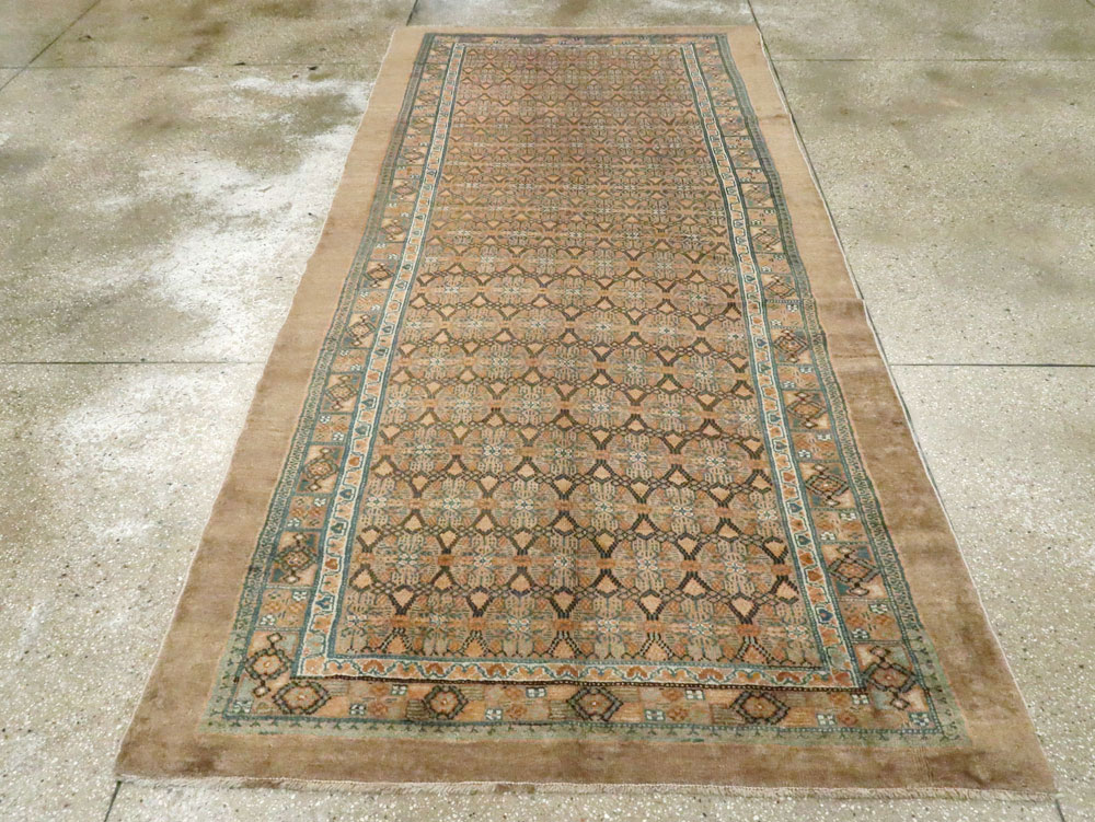 Antique Persian Serab Gallery Rug, No.27938 - Galerie Shabab