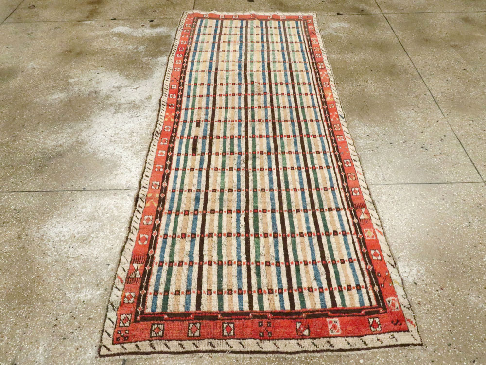 Vintage Turkish Anatolian Runner, No.27939 - Galerie Shabab