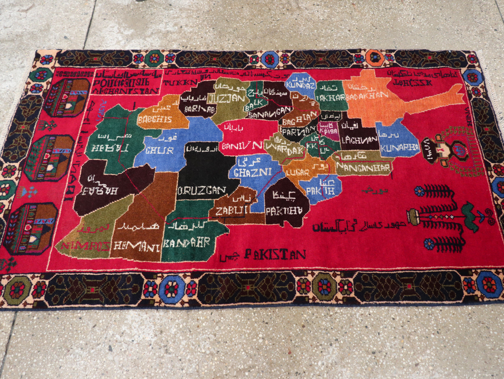 Vintage Scandinavian Map Rug, No.27945 - Galerie Shabab