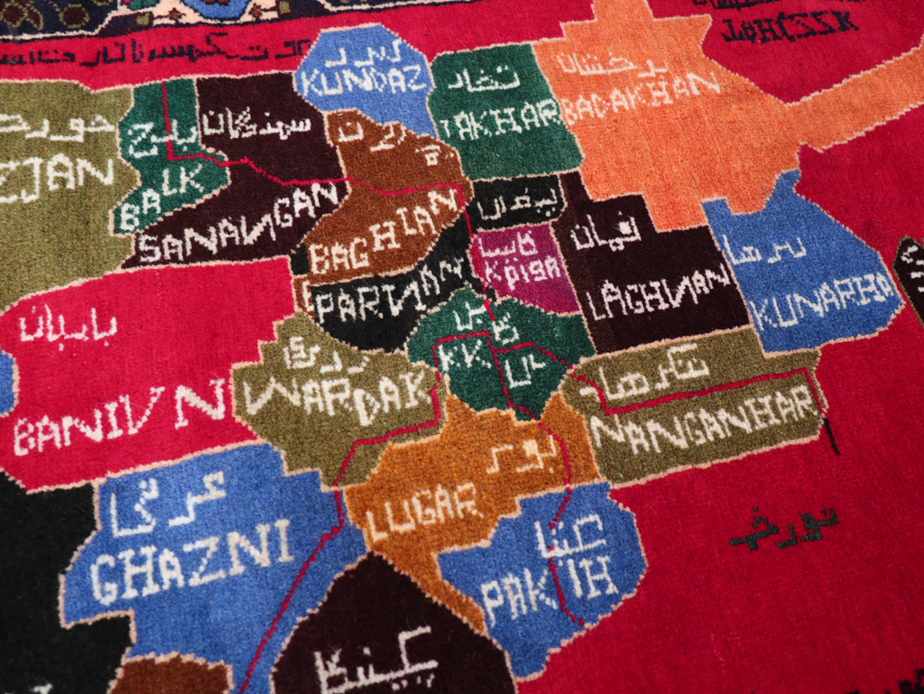 Vintage Scandinavian Map Rug, No.27945 - Galerie Shabab