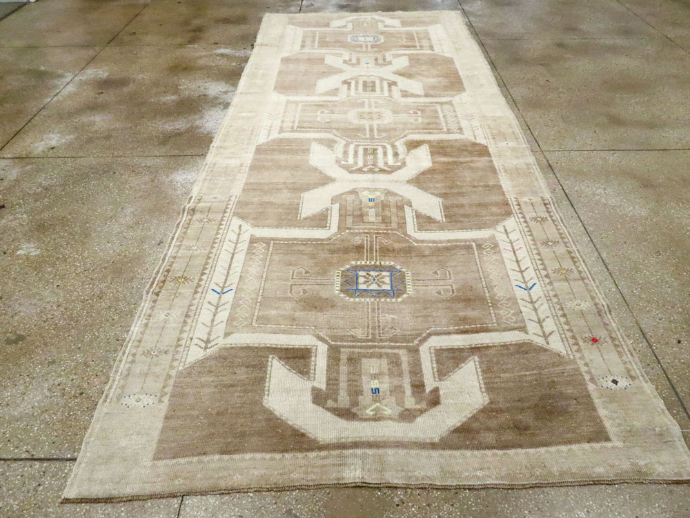 Vintage Turkish Oushak Rug, No.27947 - Galerie Shabab