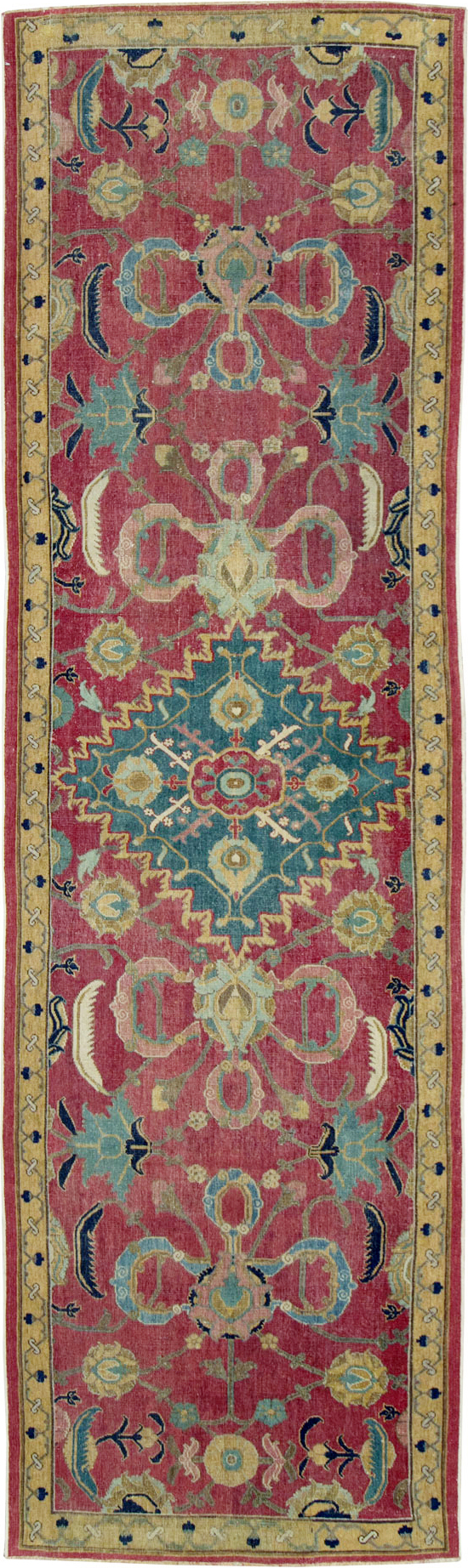 Antique Persian Isfahan Runner, No.27969 - Galerie Shabab