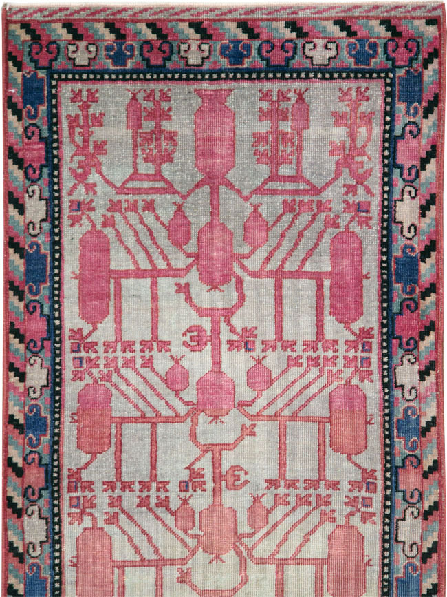 Antique Khotan Runner, No.27977 - Galerie Shabab