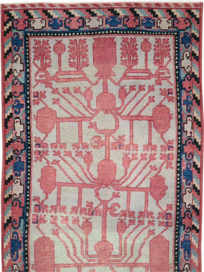 Antique Khotan Runner, No.27977 - Galerie Shabab