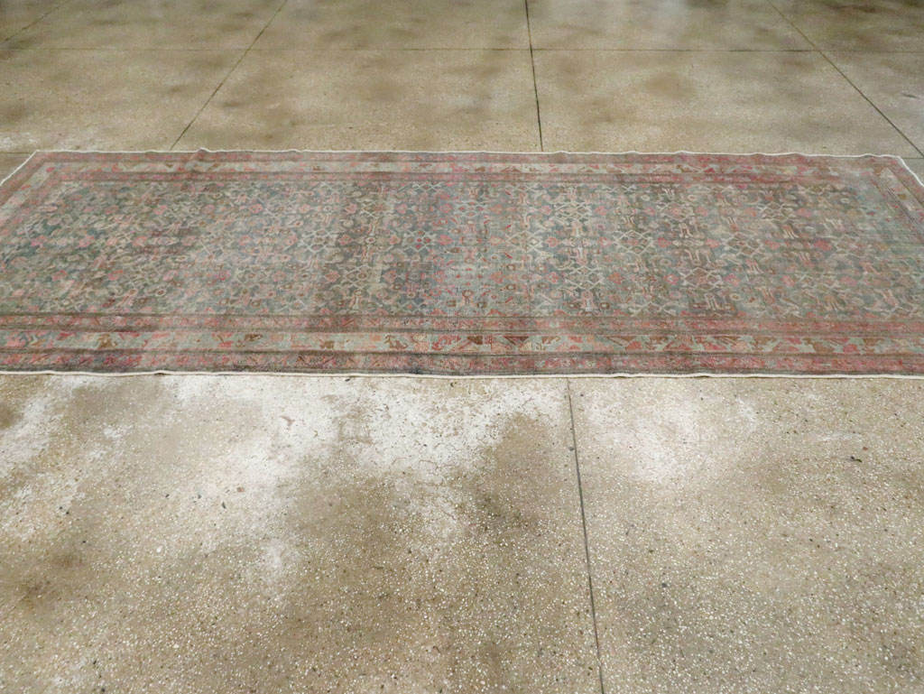 Antique Persian Malayer Gallery Carpet, No.27978 - Galerie Shabab