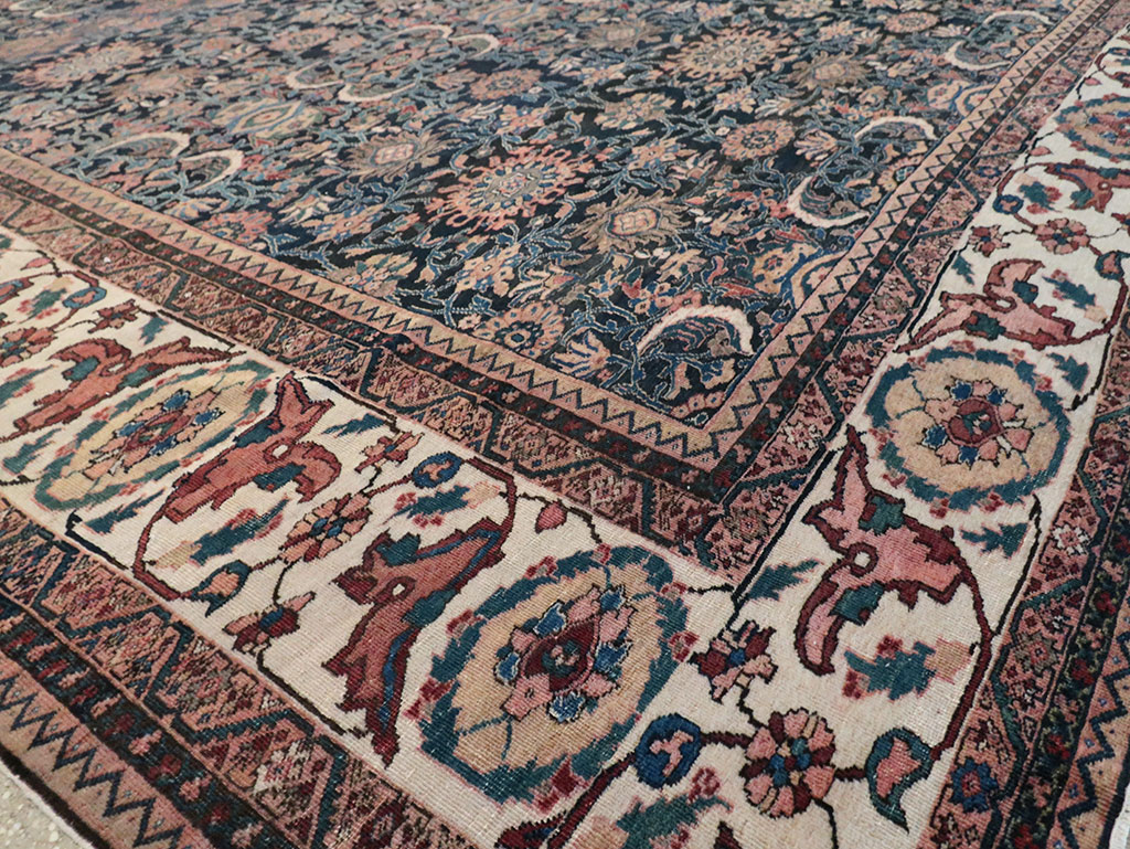 Antique Turkish Sivas Oversize Carpet, No.27983 - Galerie Shabab
