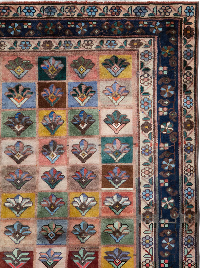 Vintage Persian Mahal Rug, No.28003 - Galerie Shabab