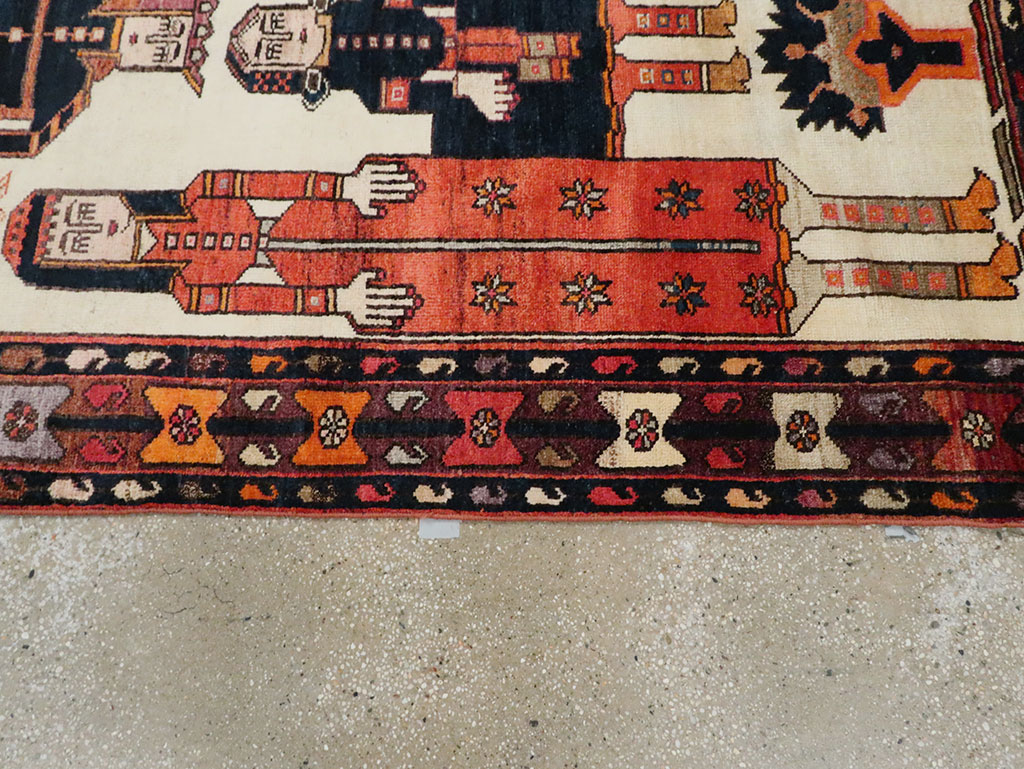 Vintage Persian Pictorial Bakhtiari Gallery Carpet, No.28005 - Galerie Shabab